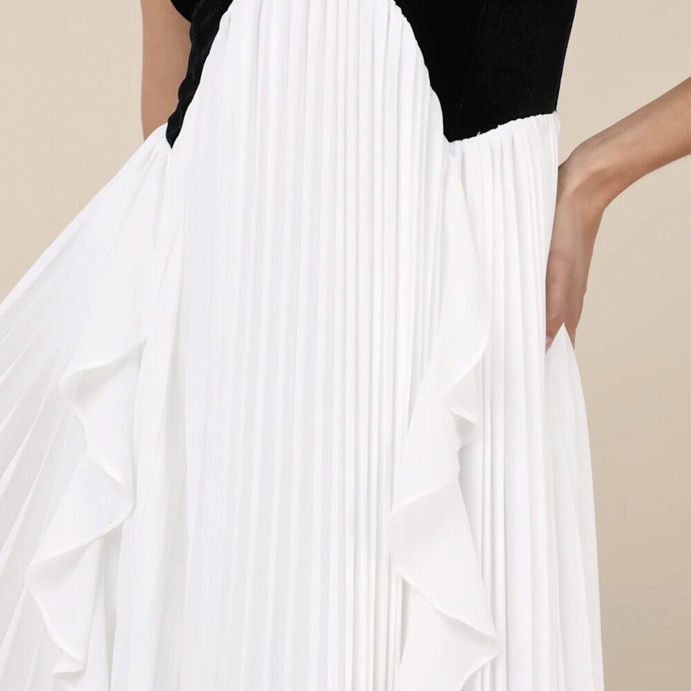 NWT Lulus Envied Glamour Black and White Pleated Backless Maxi Dress​ - Picture 4 of 10